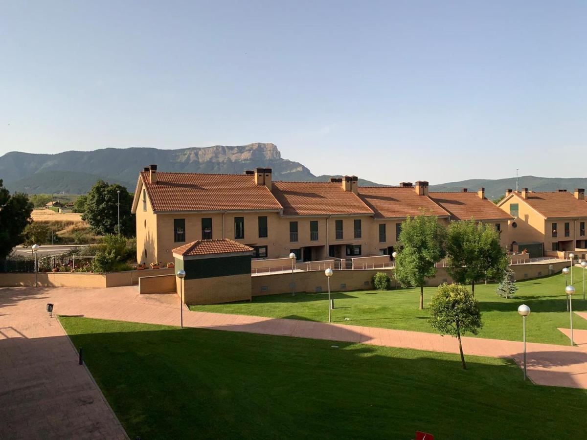 Apartamento Los Manos De Oroel Jaca Esterno foto