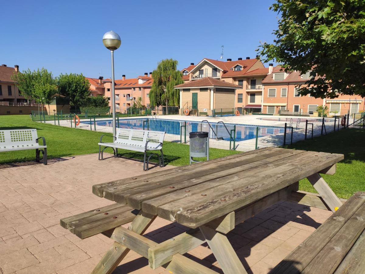 Apartamento Los Manos De Oroel Jaca Esterno foto